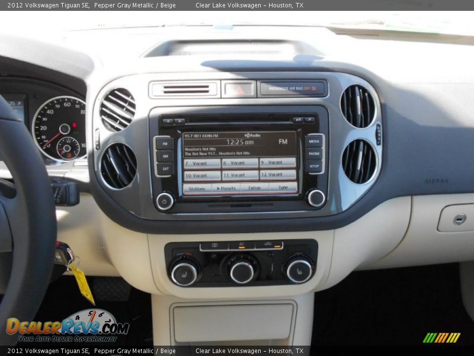 2012 Volkswagen Tiguan SE Pepper Gray Metallic / Beige Photo #17