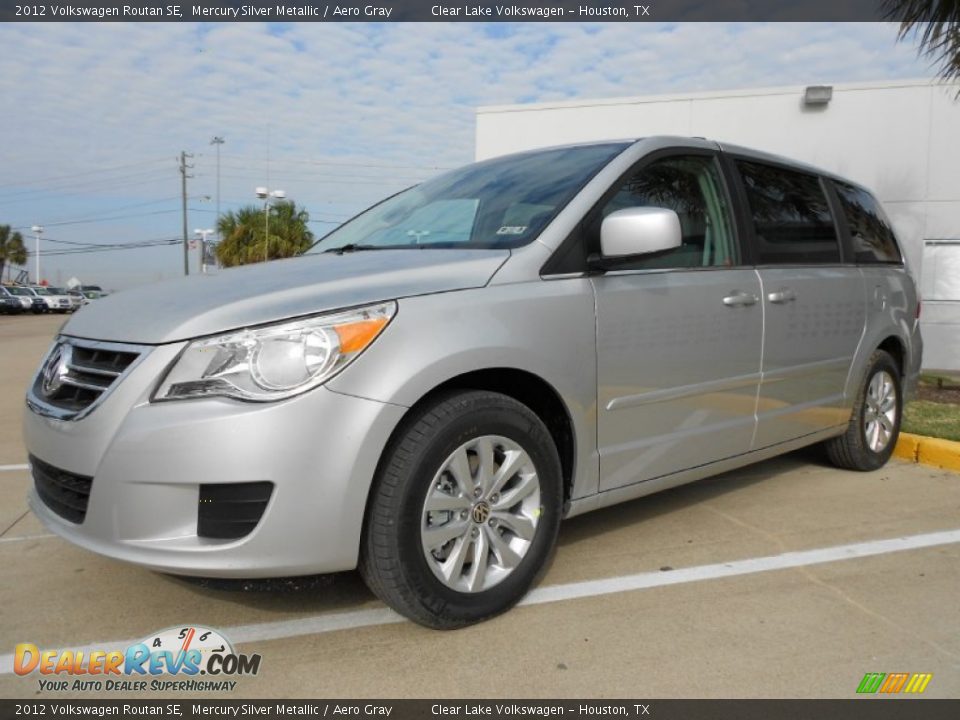 2012 Volkswagen Routan SE Mercury Silver Metallic / Aero Gray Photo #3