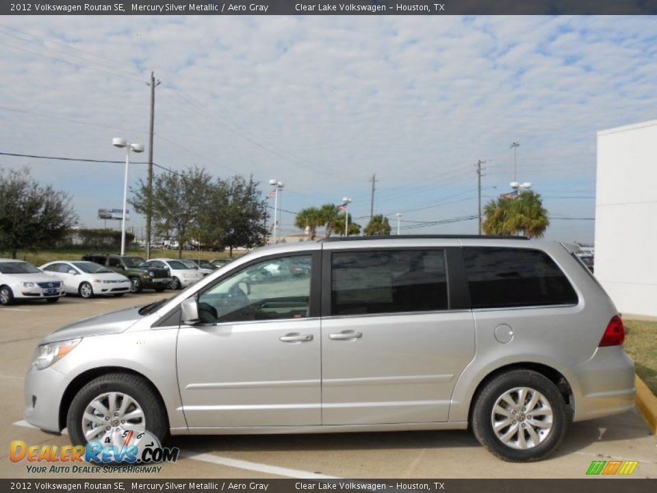 2012 Volkswagen Routan SE Mercury Silver Metallic / Aero Gray Photo #4