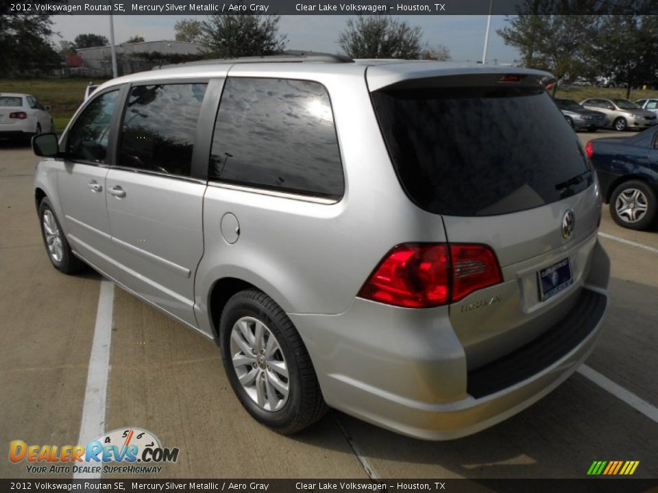 2012 Volkswagen Routan SE Mercury Silver Metallic / Aero Gray Photo #5