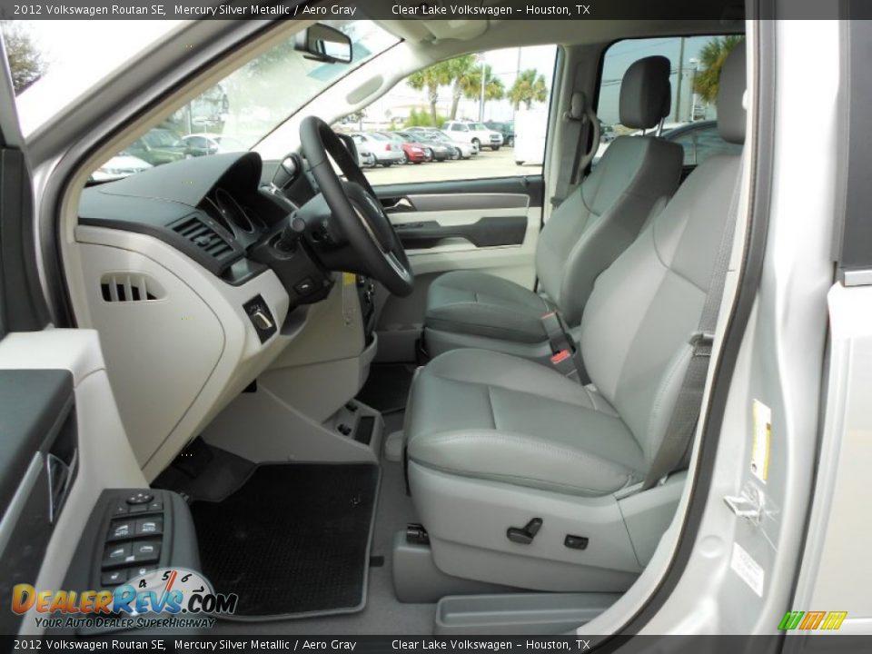 2012 Volkswagen Routan SE Mercury Silver Metallic / Aero Gray Photo #11