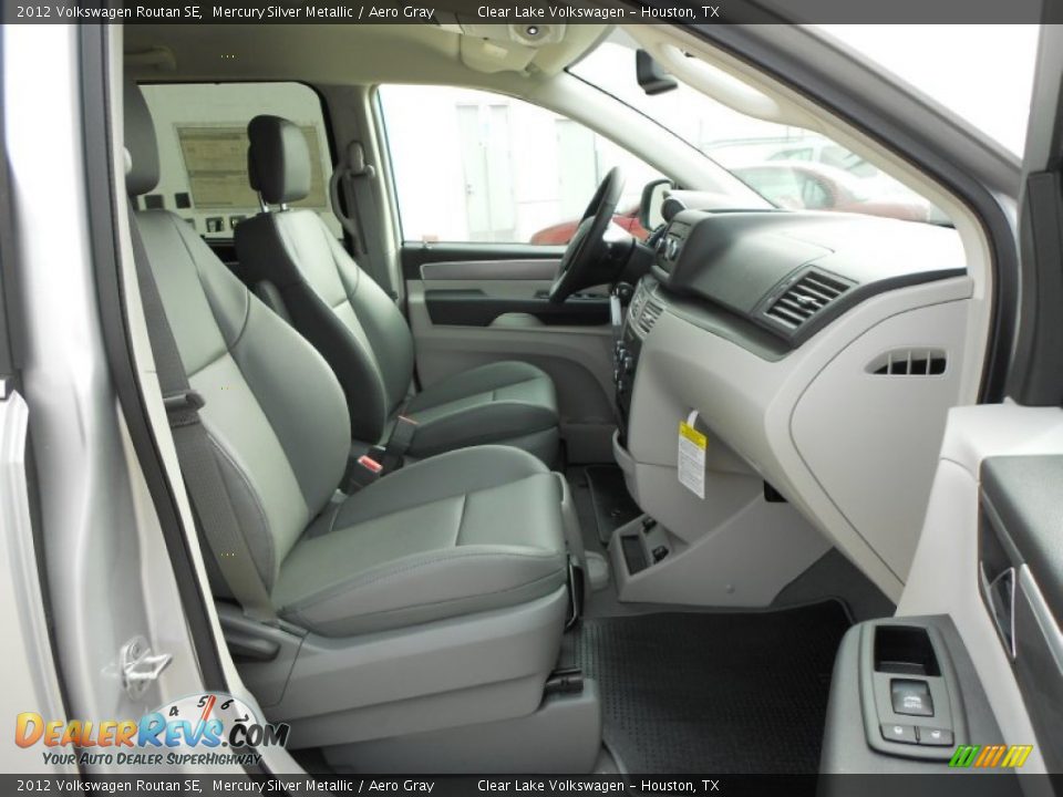 2012 Volkswagen Routan SE Mercury Silver Metallic / Aero Gray Photo #13