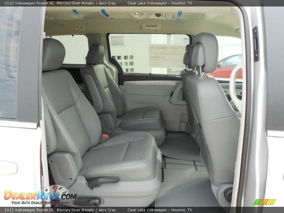 2012 Volkswagen Routan SE Mercury Silver Metallic / Aero Gray Photo #14