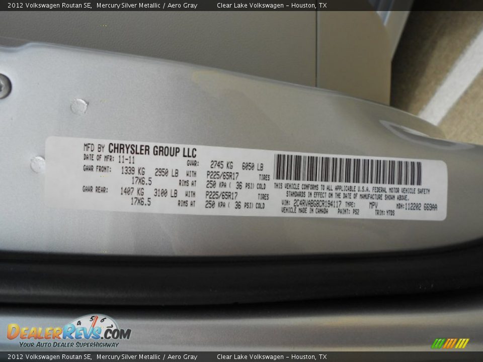2012 Volkswagen Routan SE Mercury Silver Metallic / Aero Gray Photo #25