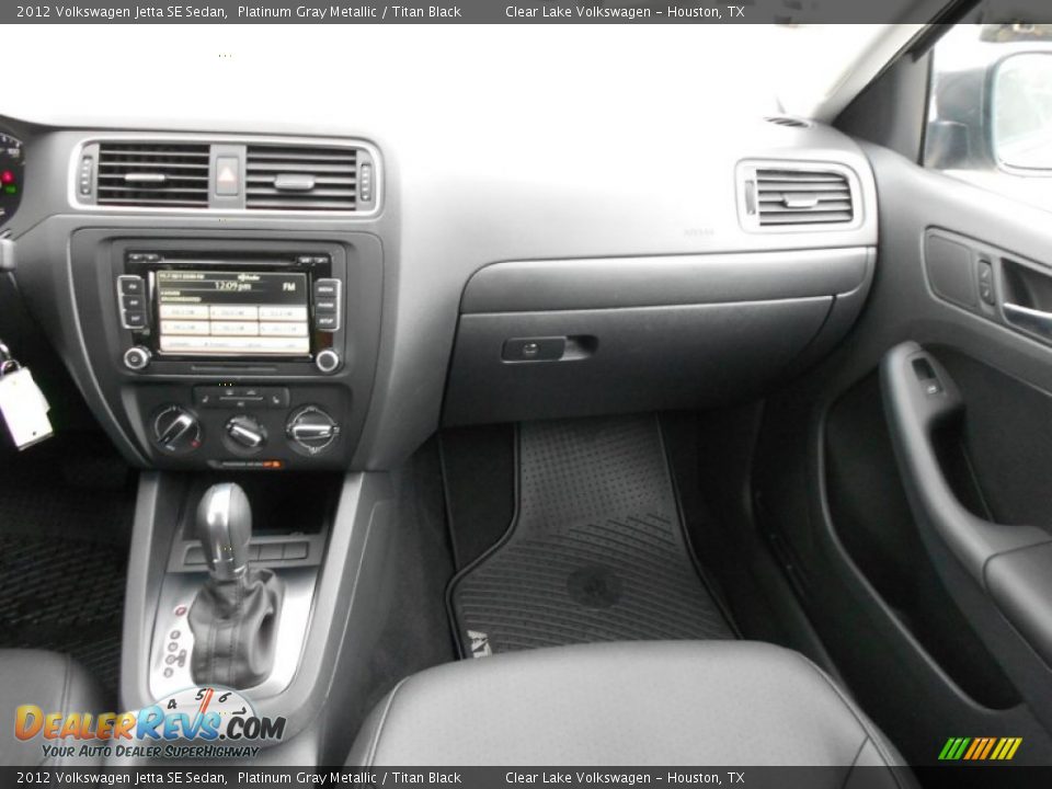 2012 Volkswagen Jetta SE Sedan Platinum Gray Metallic / Titan Black Photo #15