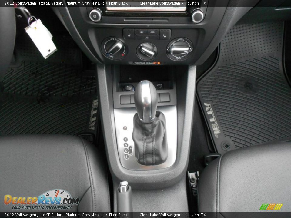 2012 Volkswagen Jetta SE Sedan Platinum Gray Metallic / Titan Black Photo #18