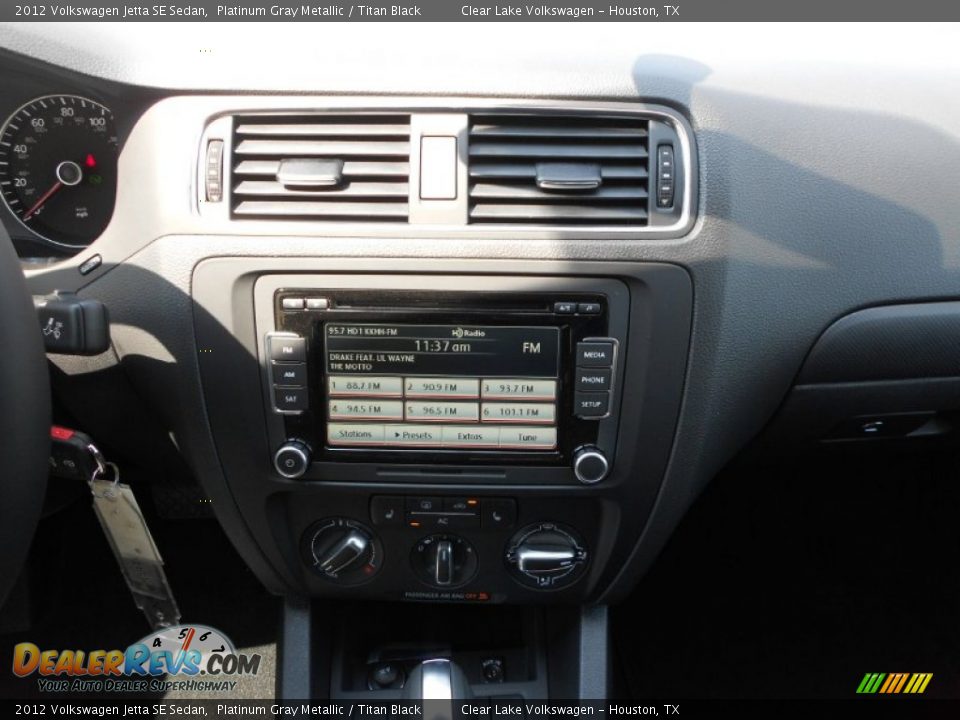 2012 Volkswagen Jetta SE Sedan Platinum Gray Metallic / Titan Black Photo #17