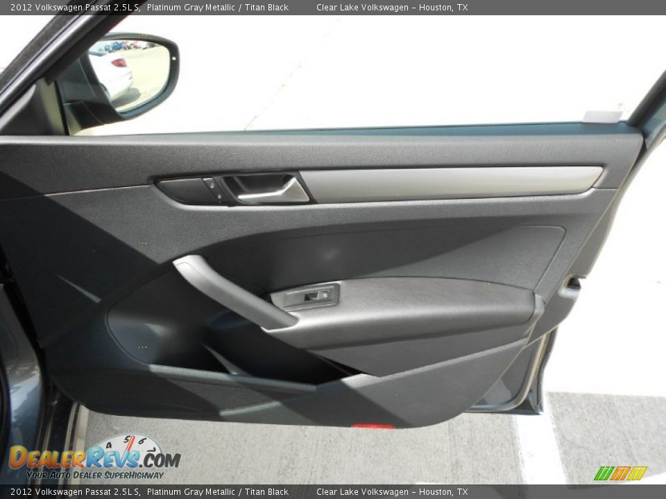 2012 Volkswagen Passat 2.5L S Platinum Gray Metallic / Titan Black Photo #12