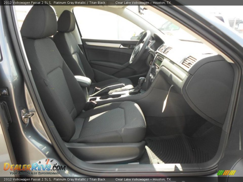 2012 Volkswagen Passat 2.5L S Platinum Gray Metallic / Titan Black Photo #13