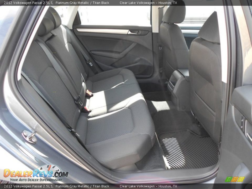 2012 Volkswagen Passat 2.5L S Platinum Gray Metallic / Titan Black Photo #14