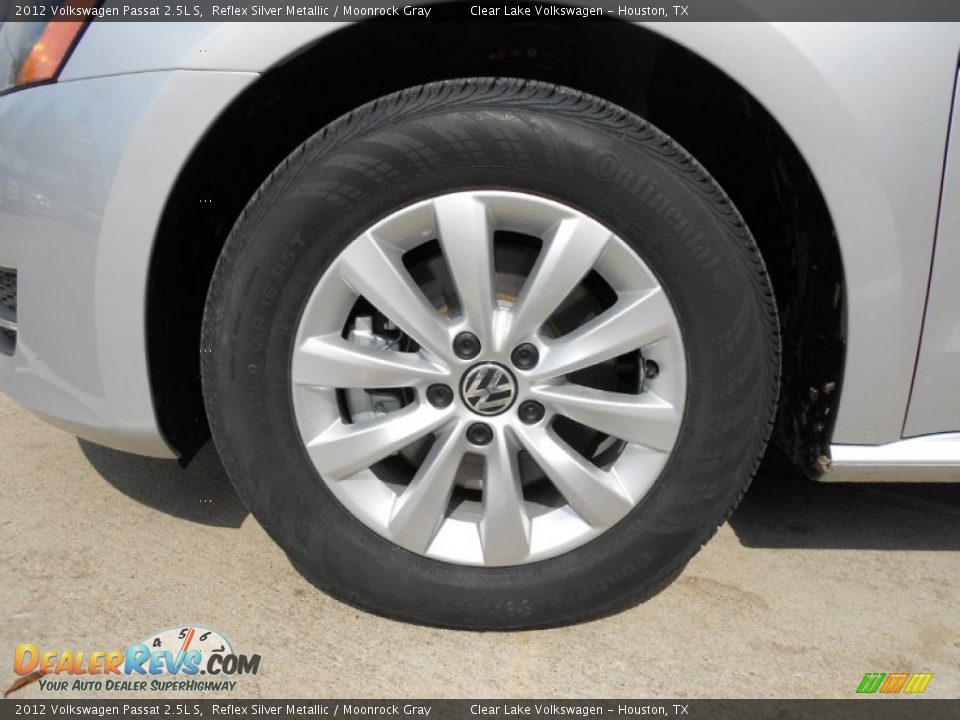 2012 Volkswagen Passat 2.5L S Reflex Silver Metallic / Moonrock Gray Photo #8
