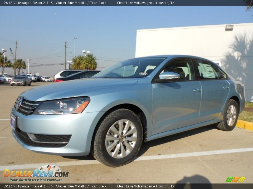 2012 Volkswagen Passat 2.5L S Glacier Blue Metallic / Titan Black Photo #3
