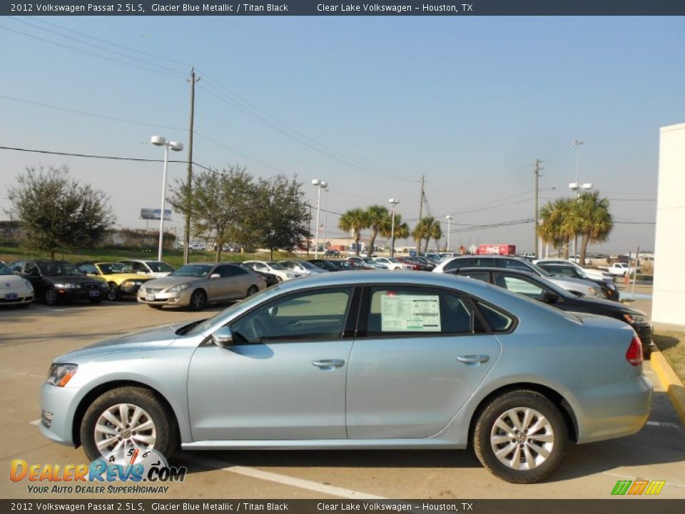 2012 Volkswagen Passat 2.5L S Glacier Blue Metallic / Titan Black Photo #4