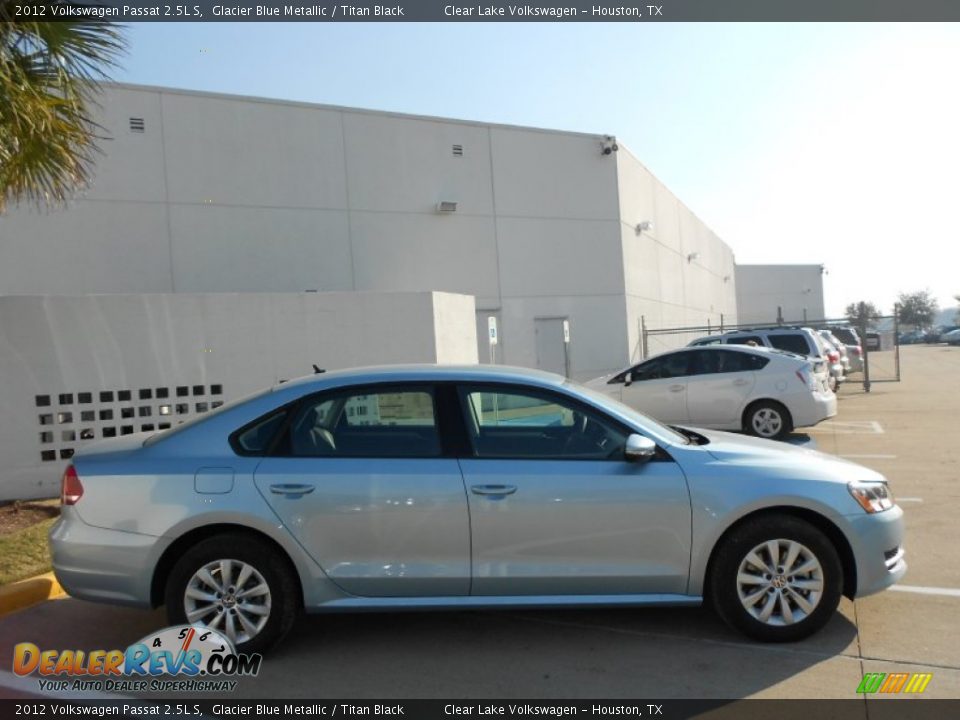 2012 Volkswagen Passat 2.5L S Glacier Blue Metallic / Titan Black Photo #8