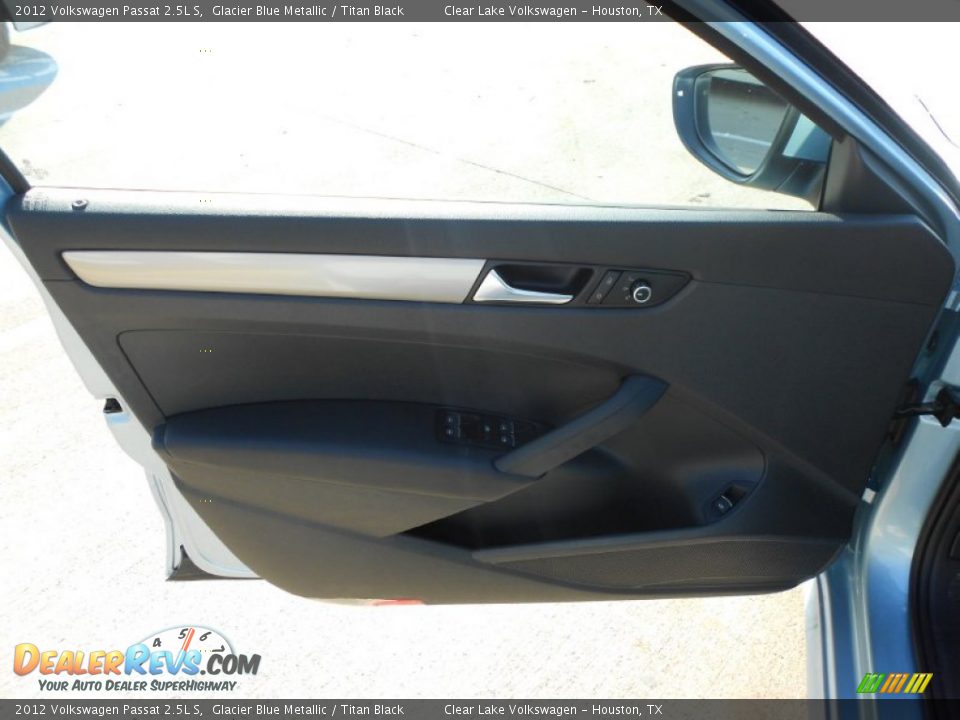 2012 Volkswagen Passat 2.5L S Glacier Blue Metallic / Titan Black Photo #9