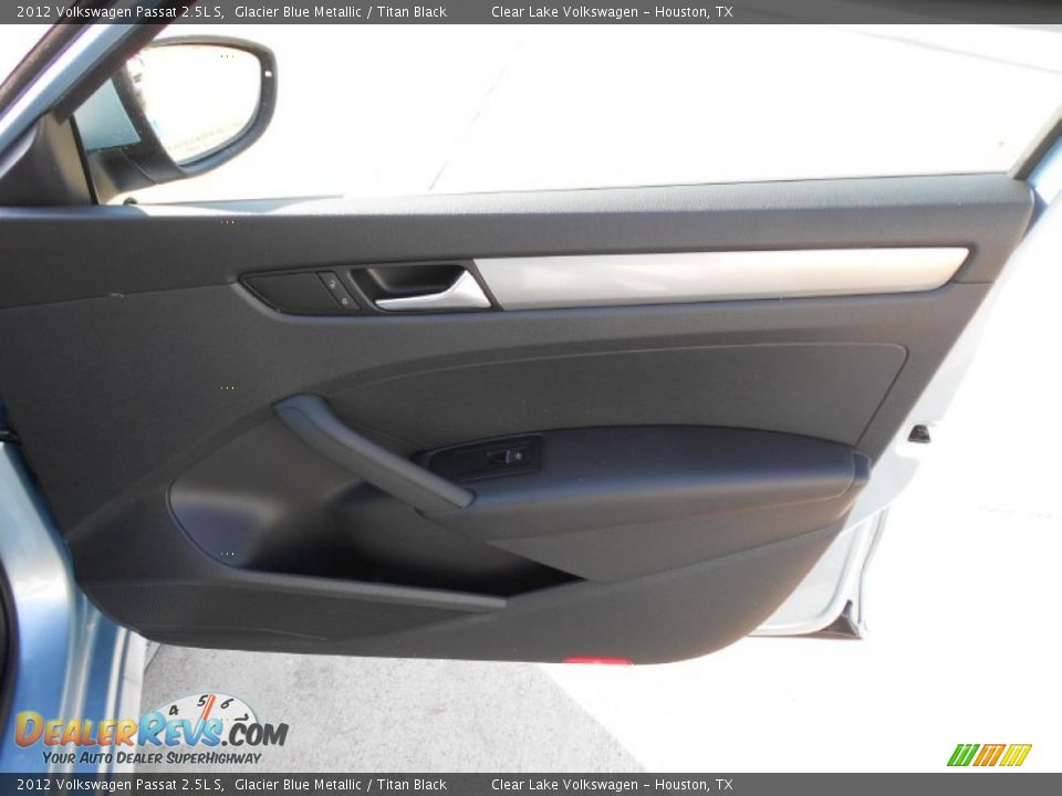 2012 Volkswagen Passat 2.5L S Glacier Blue Metallic / Titan Black Photo #11