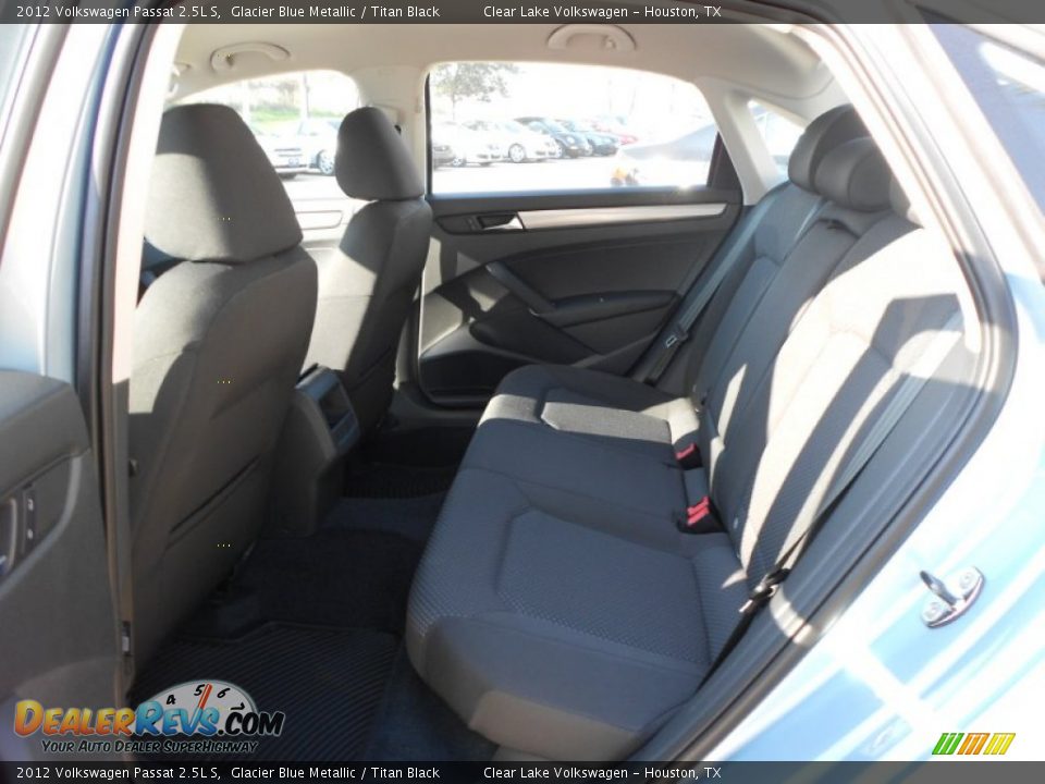 2012 Volkswagen Passat 2.5L S Glacier Blue Metallic / Titan Black Photo #13