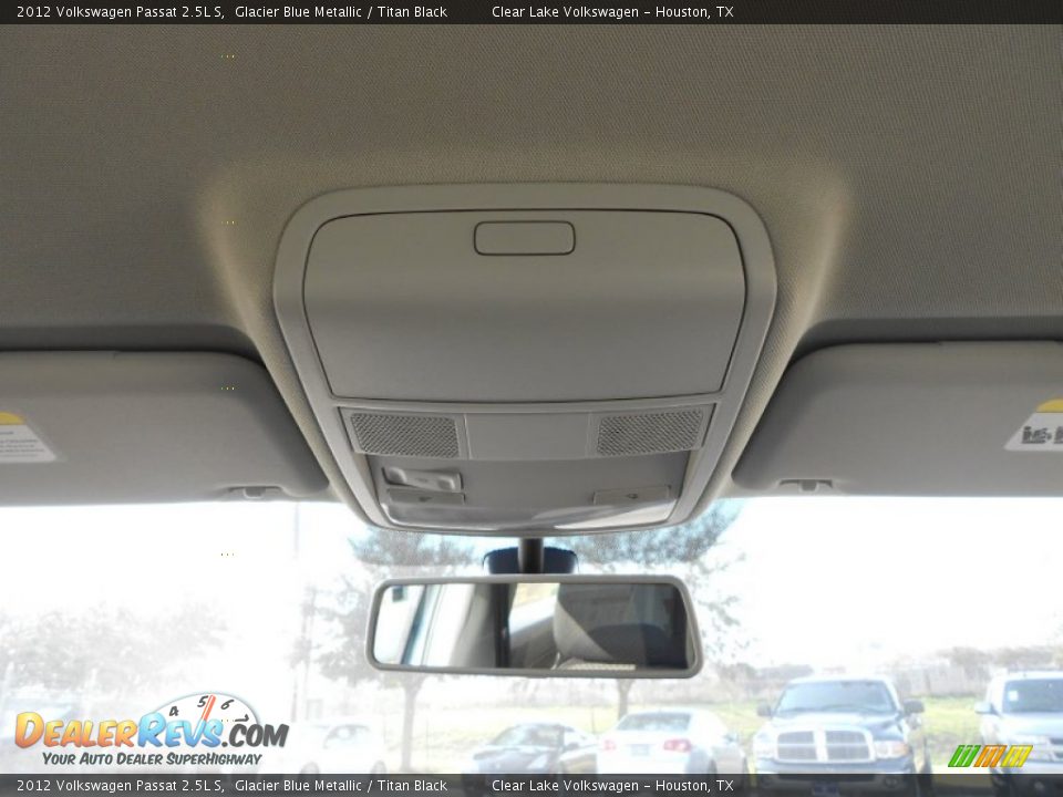 2012 Volkswagen Passat 2.5L S Glacier Blue Metallic / Titan Black Photo #18