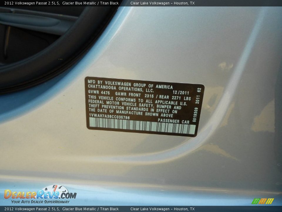 2012 Volkswagen Passat 2.5L S Glacier Blue Metallic / Titan Black Photo #21