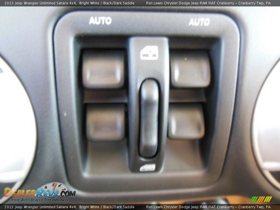 2013 Jeep Wrangler Unlimited Sahara 4x4 Bright White / Black/Dark Saddle Photo #16