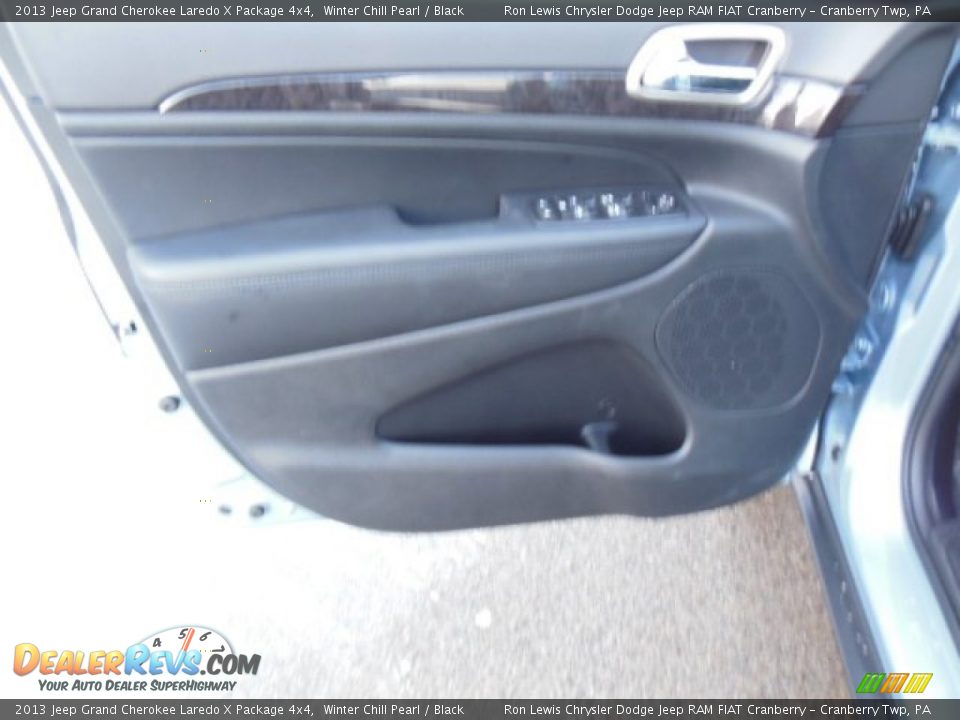 2013 Jeep Grand Cherokee Laredo X Package 4x4 Winter Chill Pearl / Black Photo #12