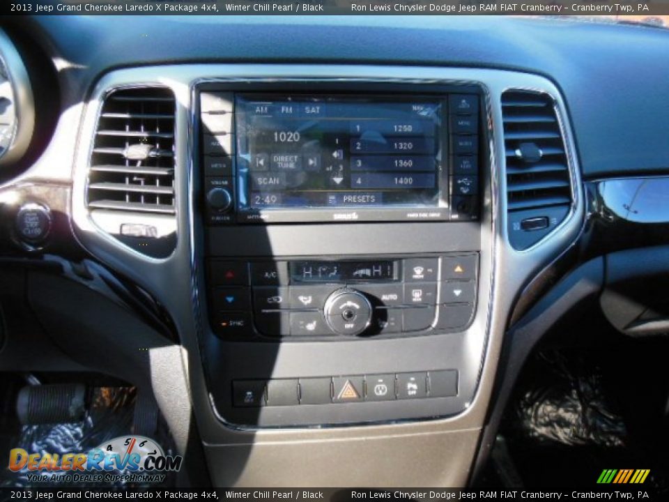 2013 Jeep Grand Cherokee Laredo X Package 4x4 Winter Chill Pearl / Black Photo #17