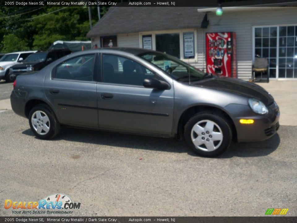2005 Dodge Neon SE Mineral Gray Metallic / Dark Slate Gray Photo #3