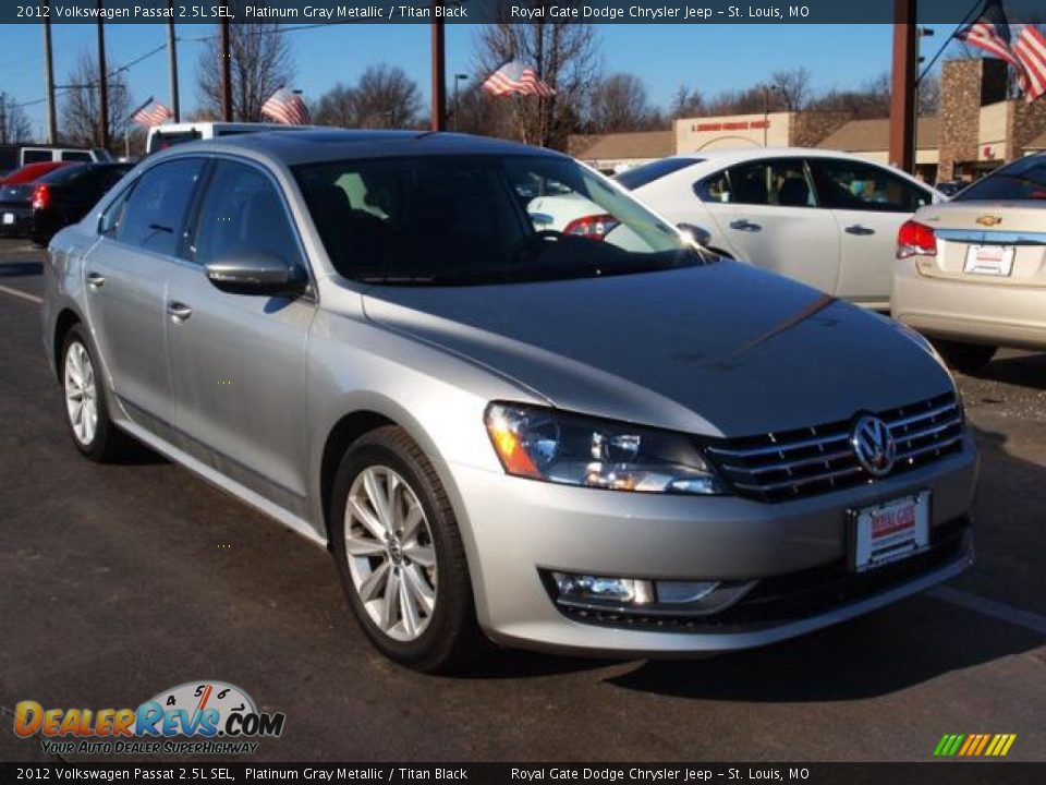 2012 Volkswagen Passat 2.5L SEL Platinum Gray Metallic / Titan Black Photo #2