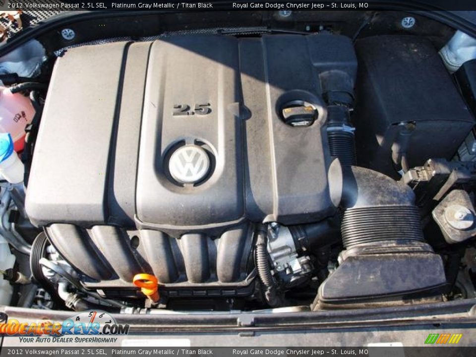 2012 Volkswagen Passat 2.5L SEL Platinum Gray Metallic / Titan Black Photo #7