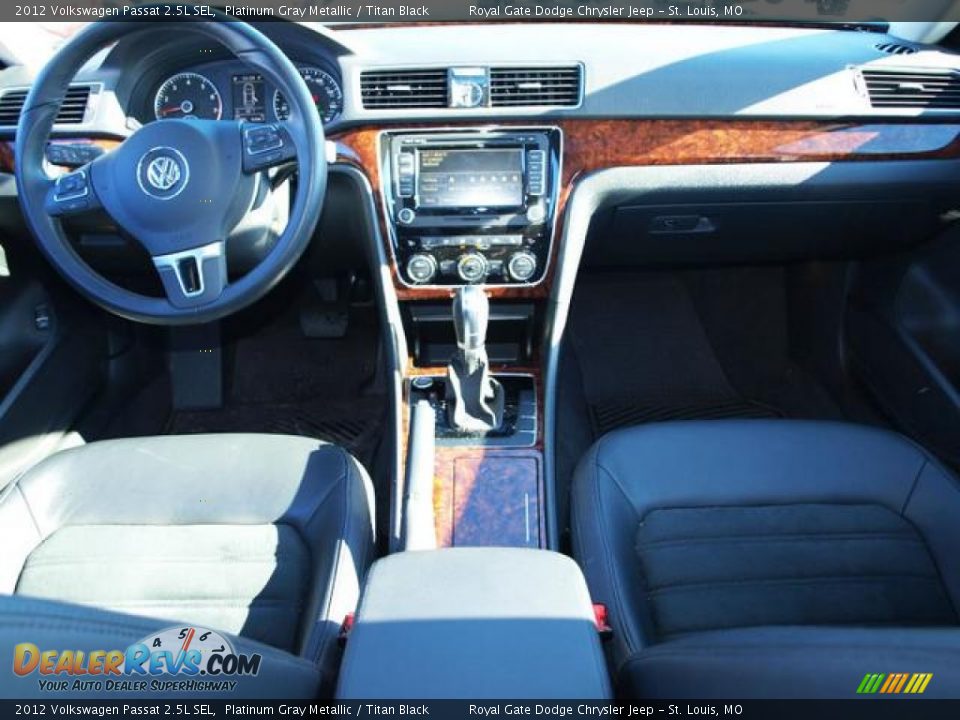 2012 Volkswagen Passat 2.5L SEL Platinum Gray Metallic / Titan Black Photo #10