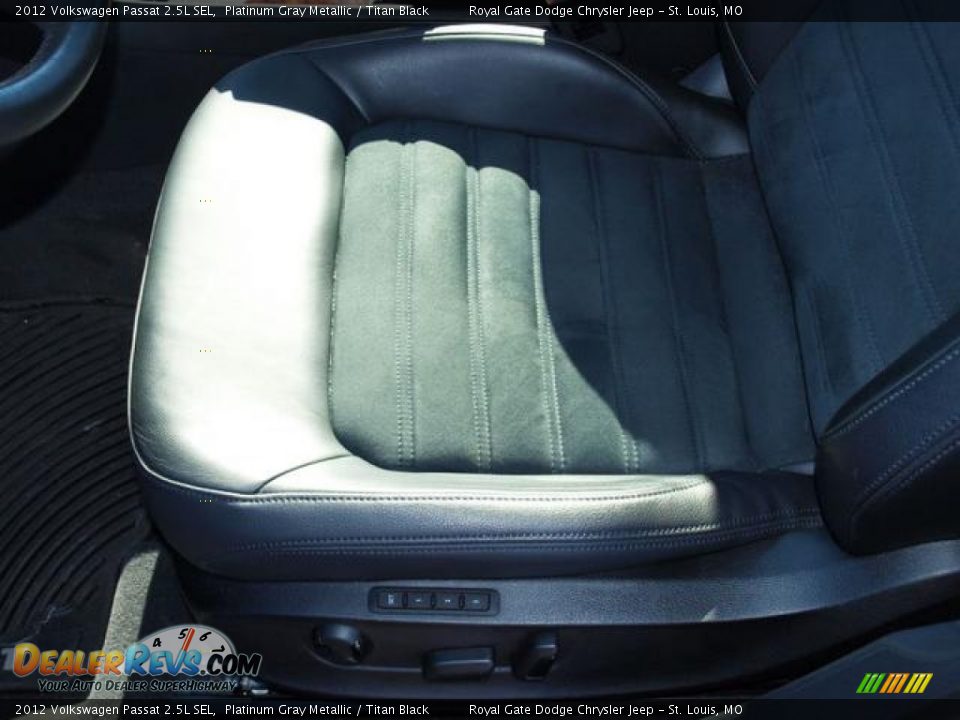 2012 Volkswagen Passat 2.5L SEL Platinum Gray Metallic / Titan Black Photo #14