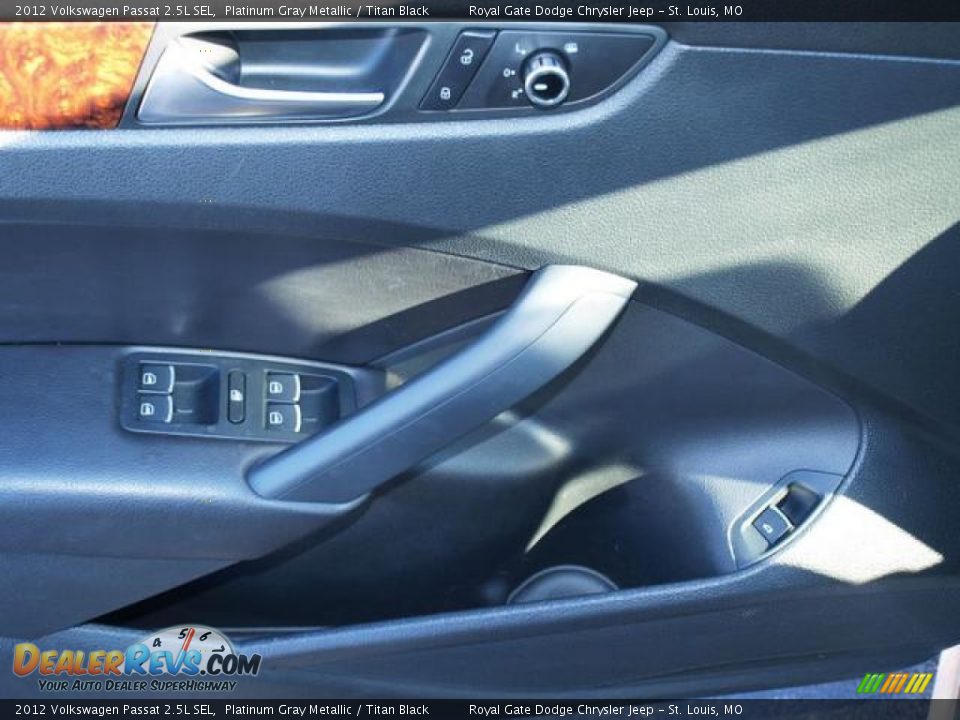 2012 Volkswagen Passat 2.5L SEL Platinum Gray Metallic / Titan Black Photo #15