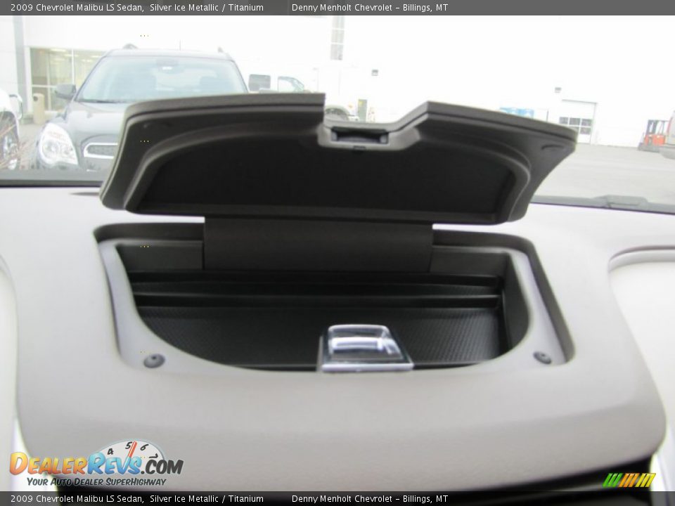 2009 Chevrolet Malibu LS Sedan Silver Ice Metallic / Titanium Photo #17