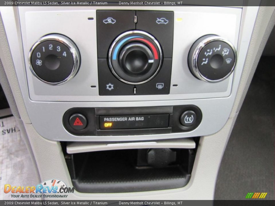 2009 Chevrolet Malibu LS Sedan Silver Ice Metallic / Titanium Photo #19