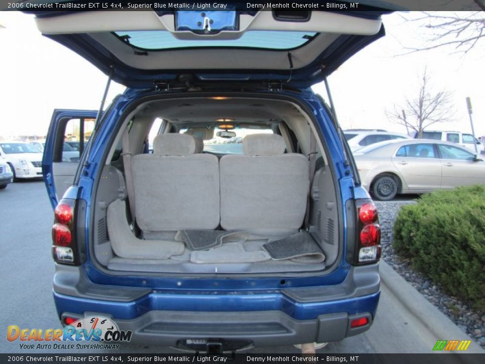 2006 Chevrolet TrailBlazer EXT LS 4x4 Superior Blue Metallic / Light Gray Photo #9