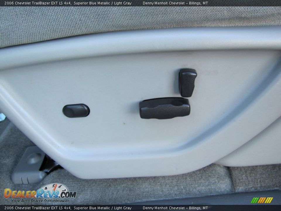 2006 Chevrolet TrailBlazer EXT LS 4x4 Superior Blue Metallic / Light Gray Photo #16