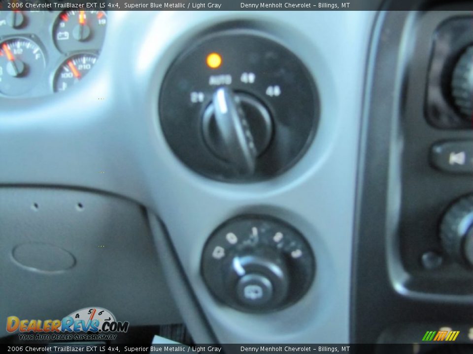 2006 Chevrolet TrailBlazer EXT LS 4x4 Superior Blue Metallic / Light Gray Photo #19