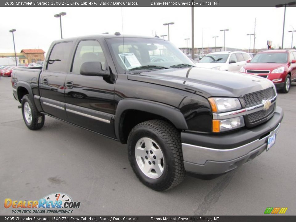 Front 3/4 View of 2005 Chevrolet Silverado 1500 Z71 Crew Cab 4x4 Photo #1
