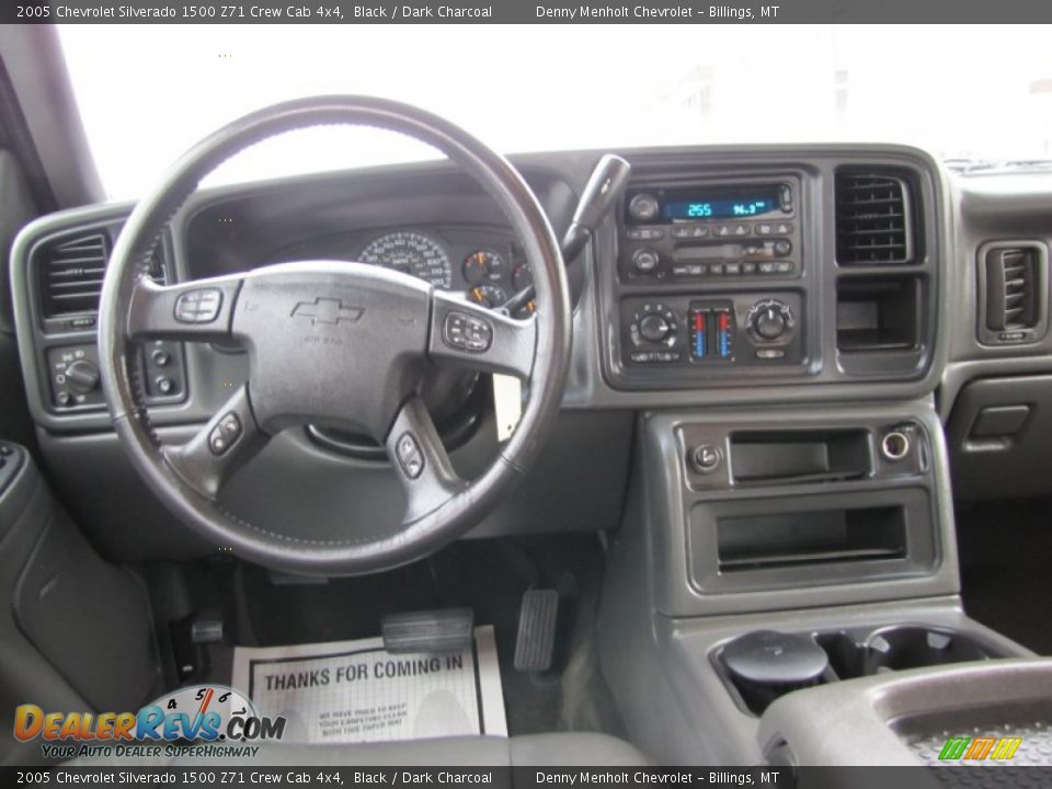 Dashboard of 2005 Chevrolet Silverado 1500 Z71 Crew Cab 4x4 Photo #14