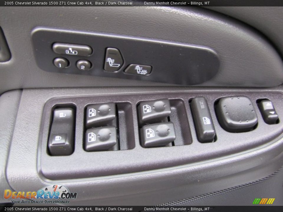 Controls of 2005 Chevrolet Silverado 1500 Z71 Crew Cab 4x4 Photo #16