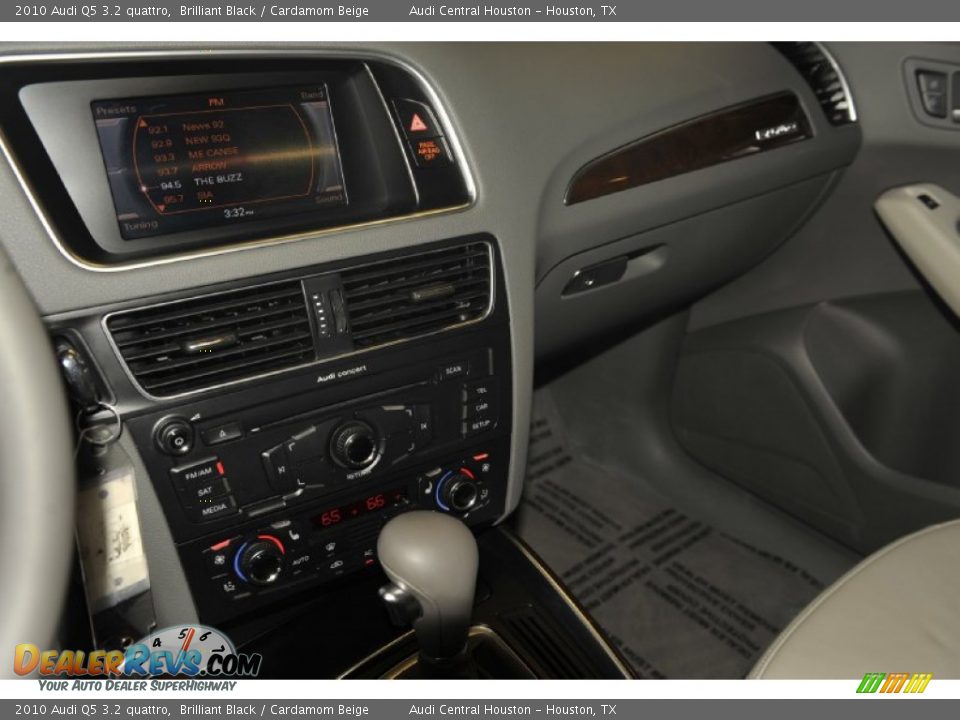2010 Audi Q5 3.2 quattro Brilliant Black / Cardamom Beige Photo #16