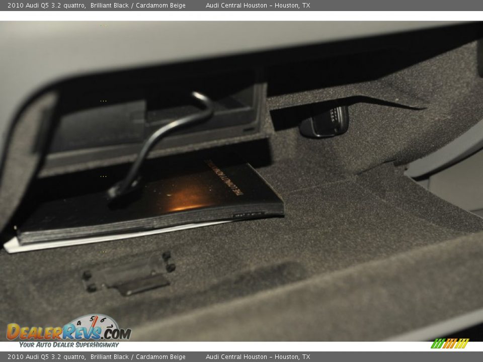 2010 Audi Q5 3.2 quattro Brilliant Black / Cardamom Beige Photo #23