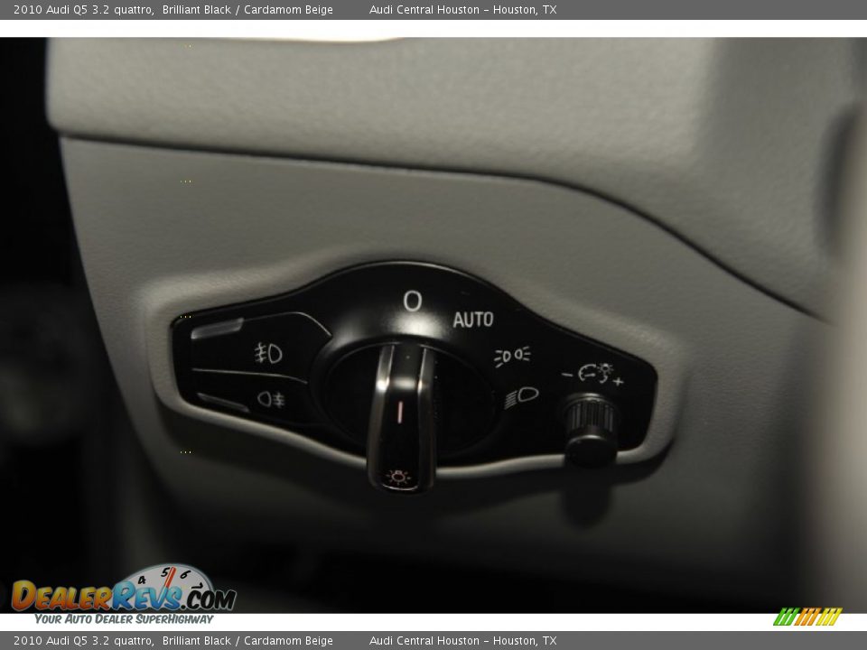 2010 Audi Q5 3.2 quattro Brilliant Black / Cardamom Beige Photo #29