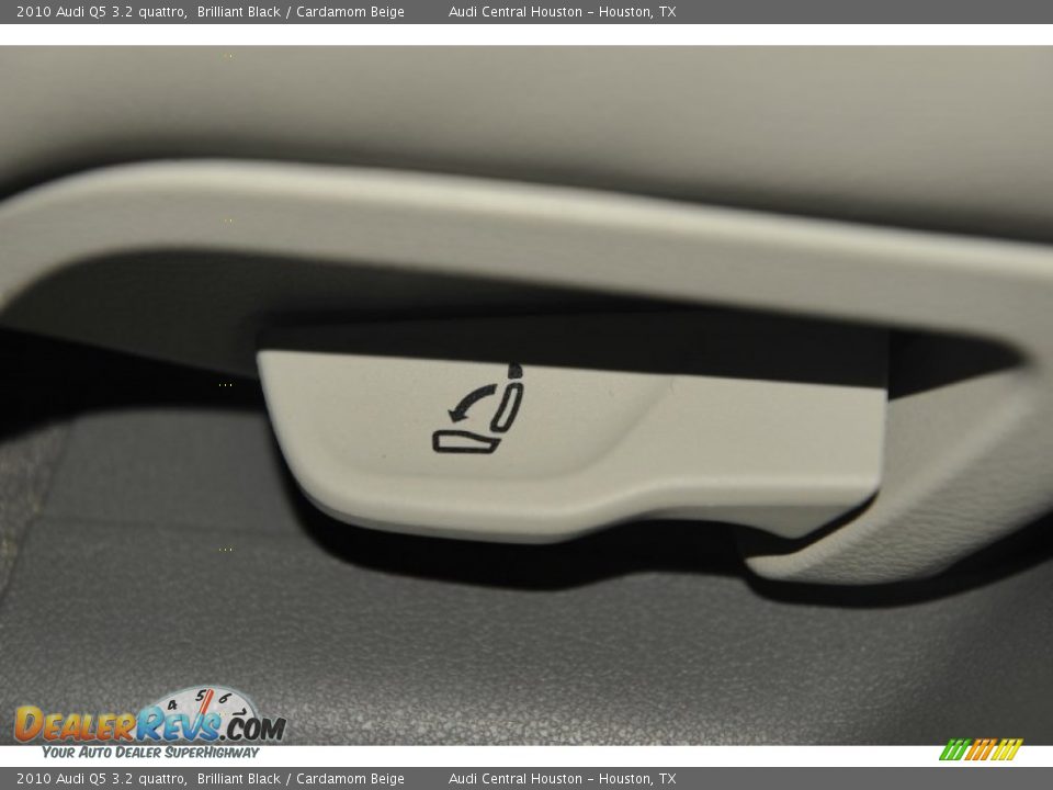 2010 Audi Q5 3.2 quattro Brilliant Black / Cardamom Beige Photo #33