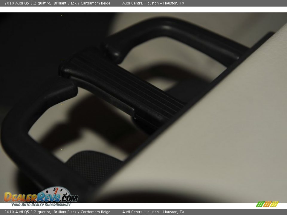 2010 Audi Q5 3.2 quattro Brilliant Black / Cardamom Beige Photo #34