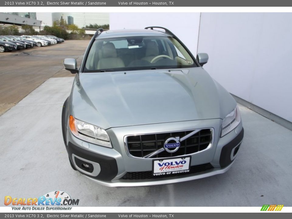 2013 Volvo XC70 3.2 Electric Silver Metallic / Sandstone Photo #2