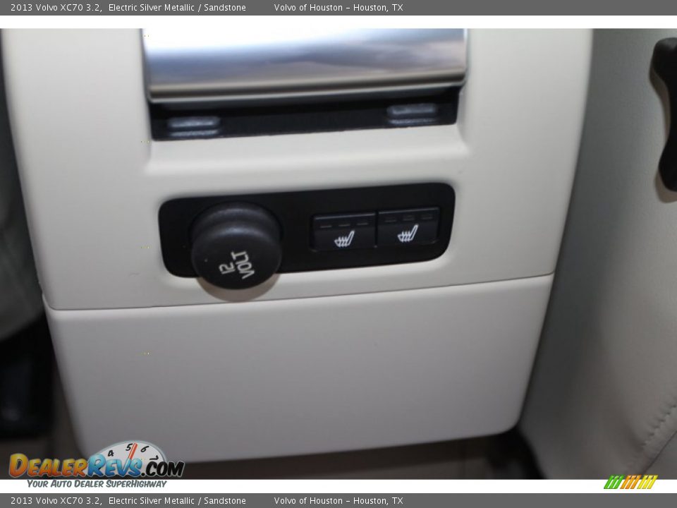 2013 Volvo XC70 3.2 Electric Silver Metallic / Sandstone Photo #16