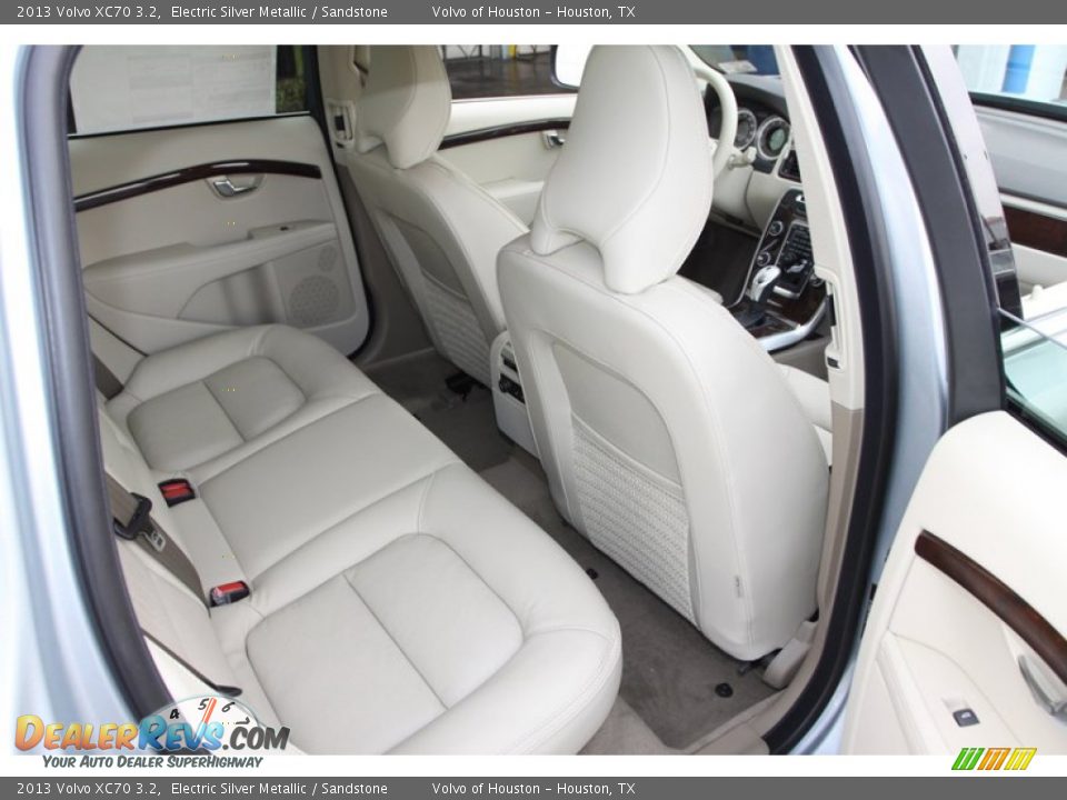 Rear Seat of 2013 Volvo XC70 3.2 Photo #24