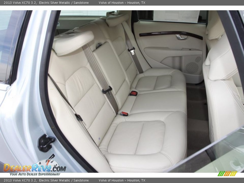 Rear Seat of 2013 Volvo XC70 3.2 Photo #25