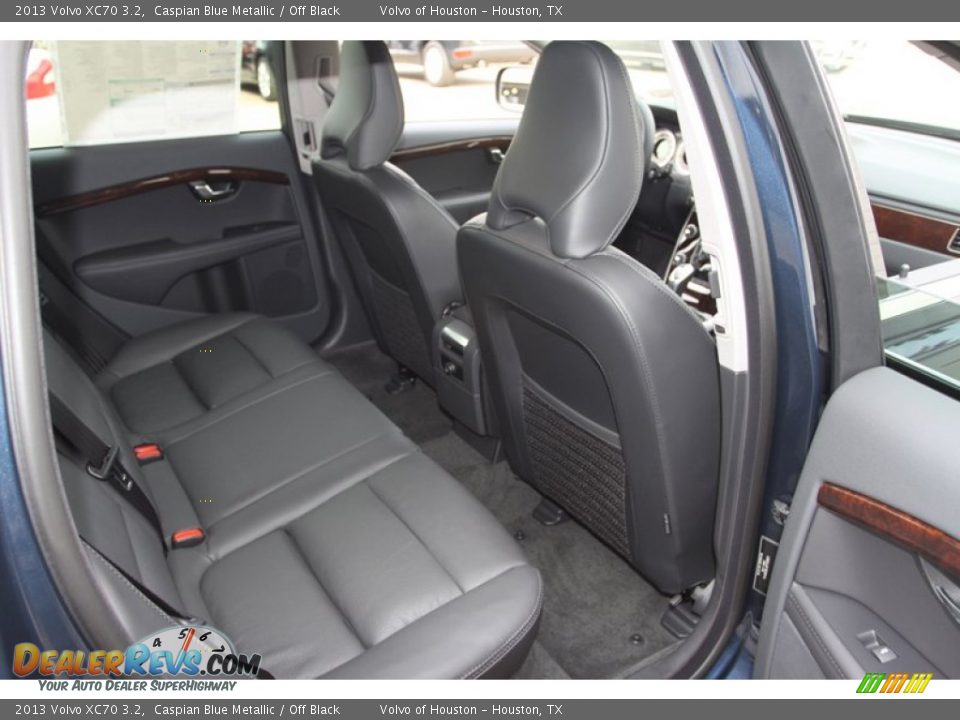 Rear Seat of 2013 Volvo XC70 3.2 Photo #25
